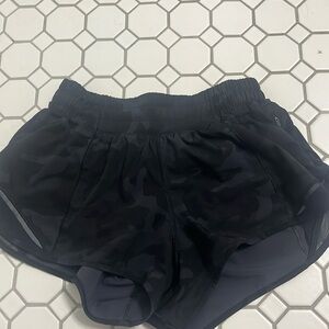 Black Camo lululemon hotty shorts